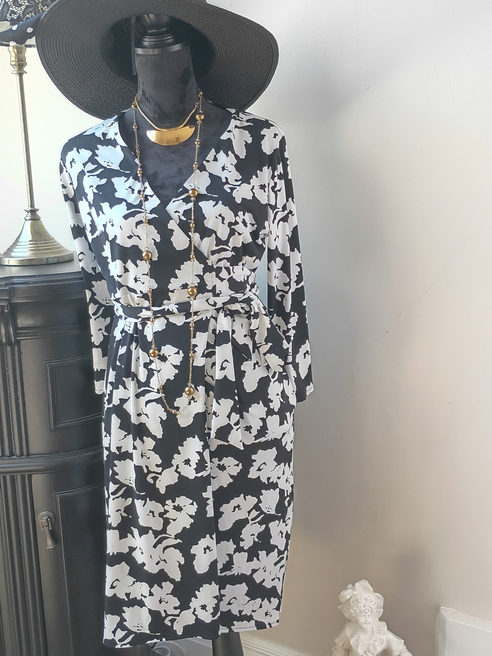 Alfani Black and White Floral Wrap Dress With Pockets